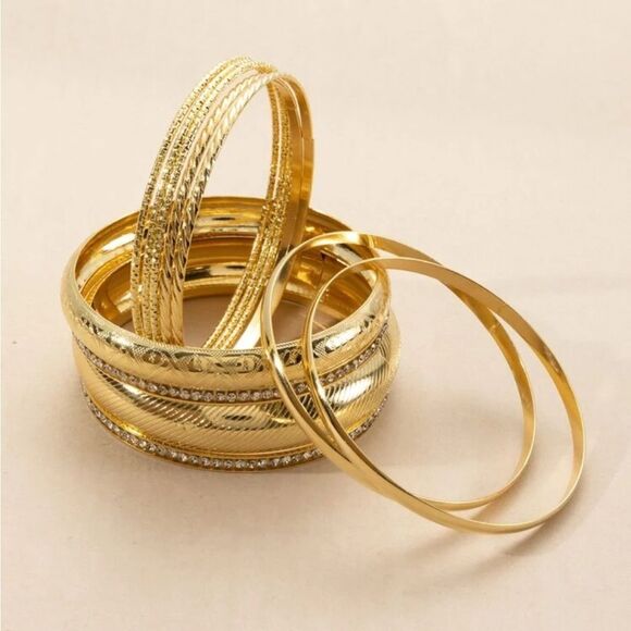 Elegant Gold Bangle Set Rhinestone Detail - Picture 3 of 6